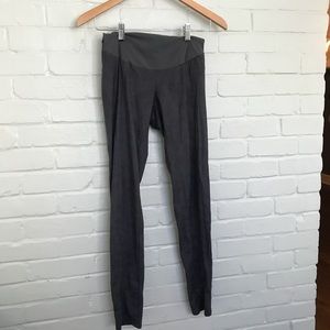 A Pea in the Pod Legging Pants